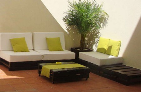Terraza Con mesa y Esquineros a 100.000.- 