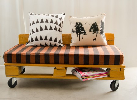 Sofa simple 30.000.--
